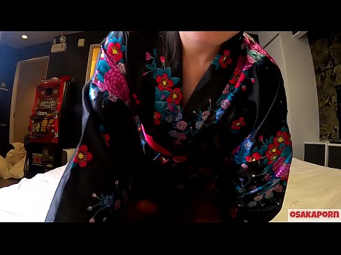 ❤️ Vajza e re cosplay pëlqen seksin deri në orgazmë me një shiringë në një kalorës dhe një blowjob. Vajzë aziatike me pidhi leshtore dhe cica të bukura me kostum tradicional japonez në video amatore që tregon masturbim me lodra qij. Sakura 3 OSAKAPORN. ️ Video e ndyrë tek ne sq.raceporn.ru