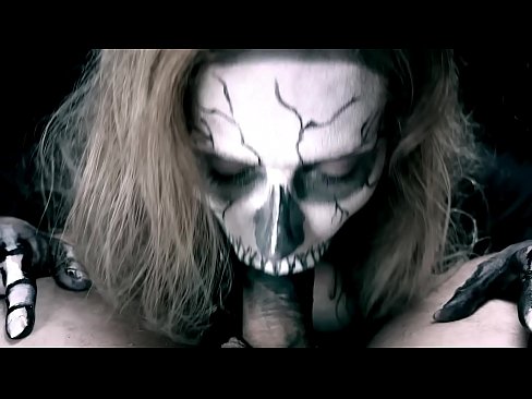❤️ Vajzë demonike që thith karin me gojën e saj të zezë dhe gëlltit sperma. ️ Video e ndyrë tek ne sq.raceporn.ru